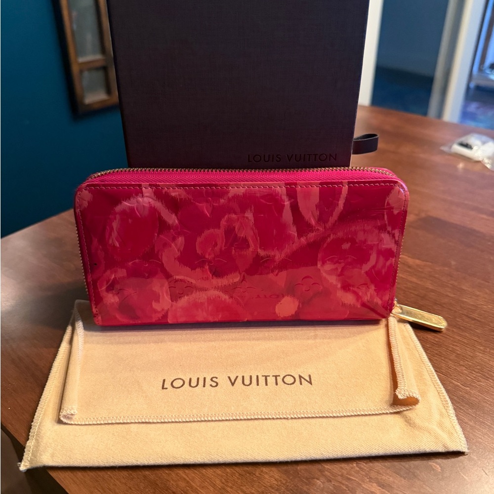 Louis Vuitton Monogram Vernis Ikat Flower Zippy Wallet *Limited Edition*